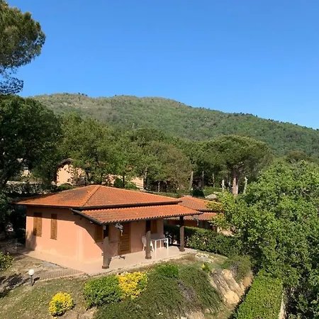 בית נופש Villaggio Colombo V5 *