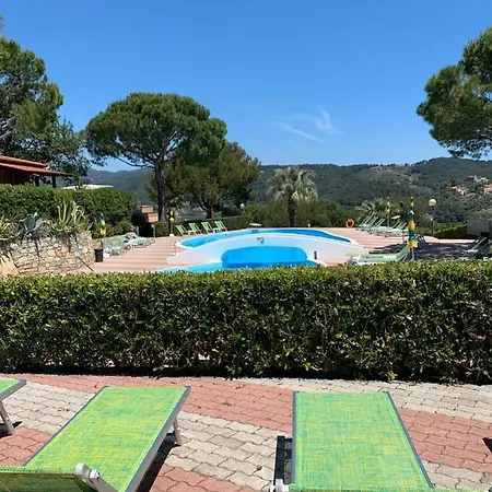 בית נופש Villaggio Colombo V5 Marina dʼAndora